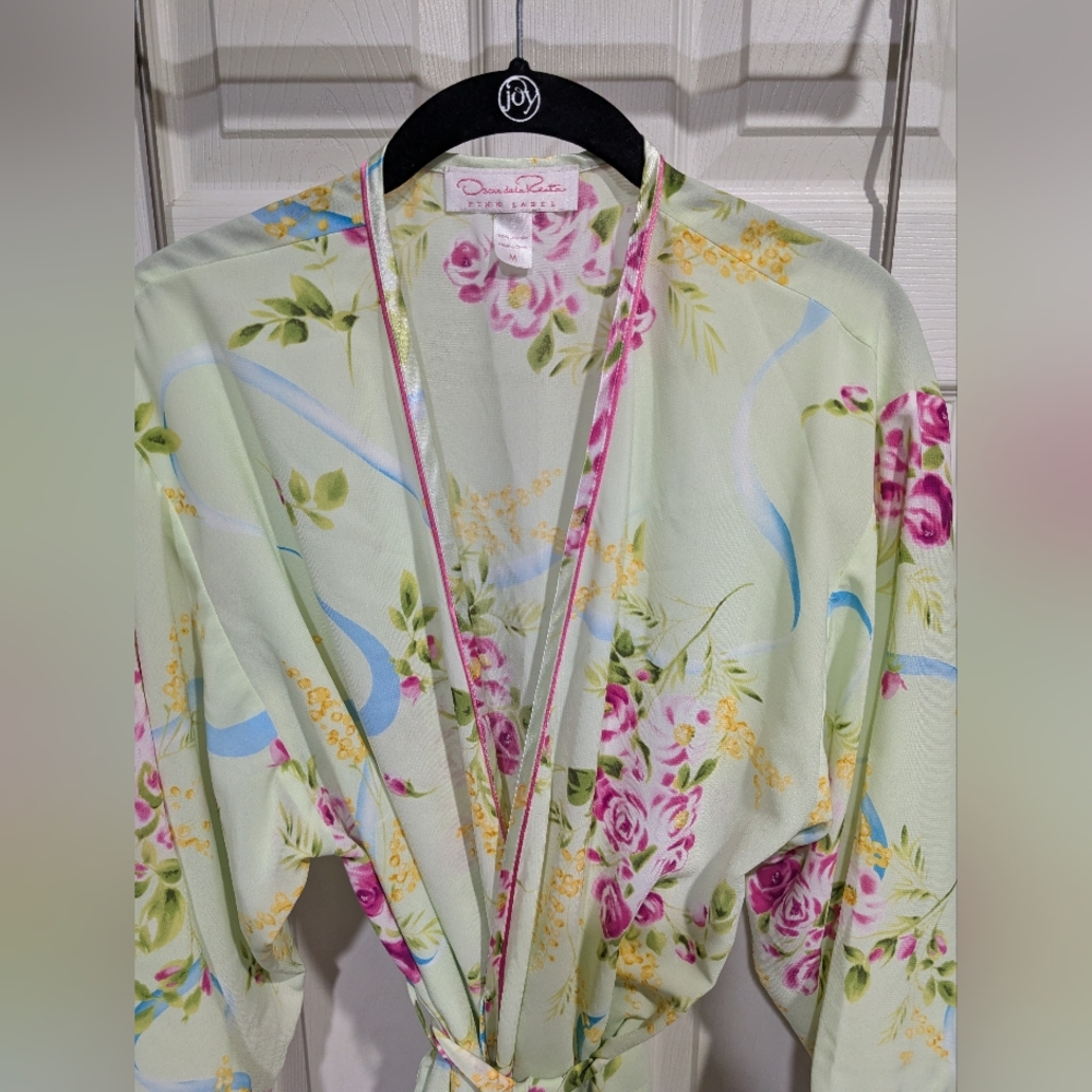 Oscar De La Renta Floral Kimono Robe - Picture 9 of 10